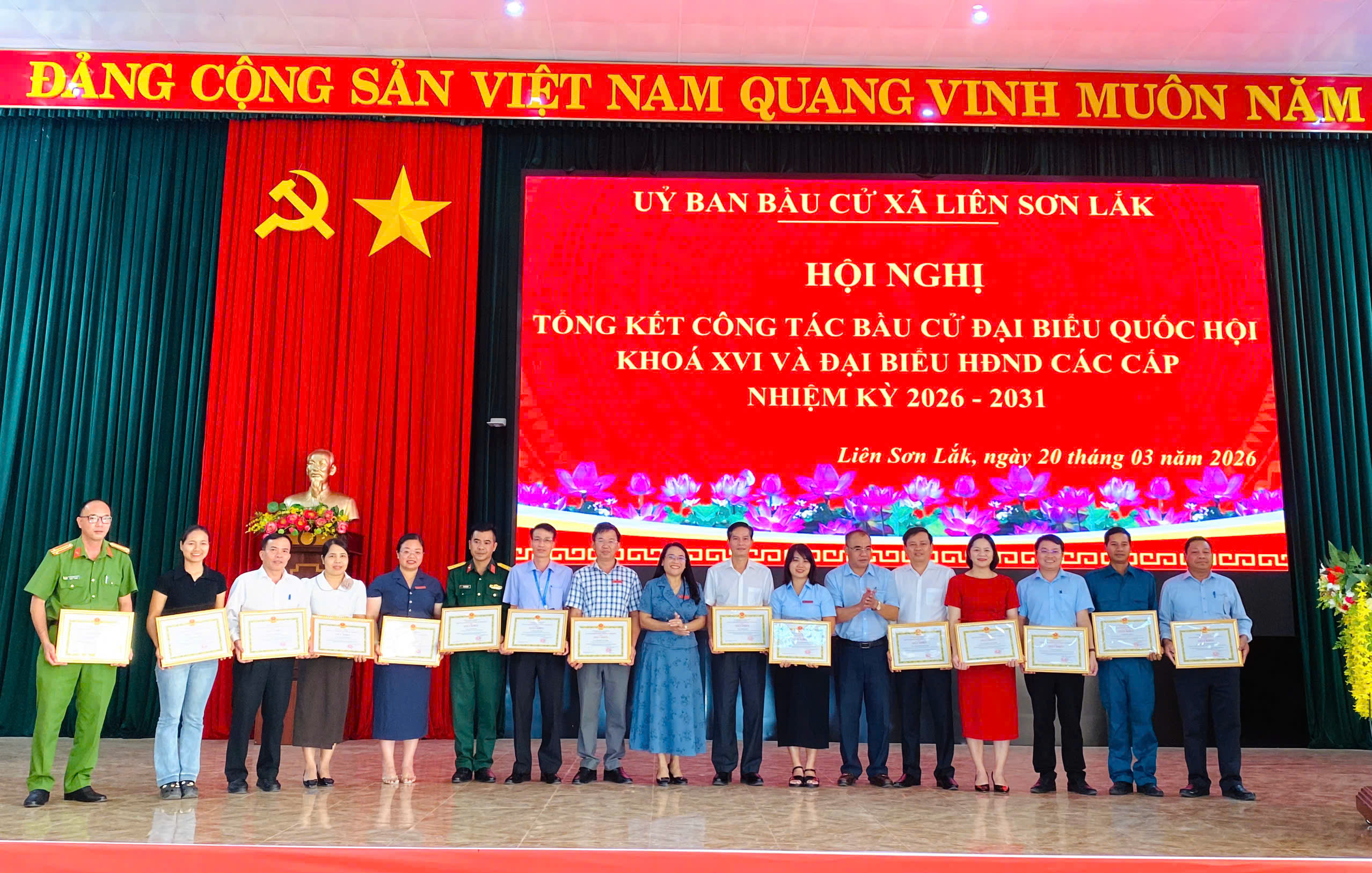 z7641784259812_4fc3c7b7ad95aaed5ed441c2352bfaba