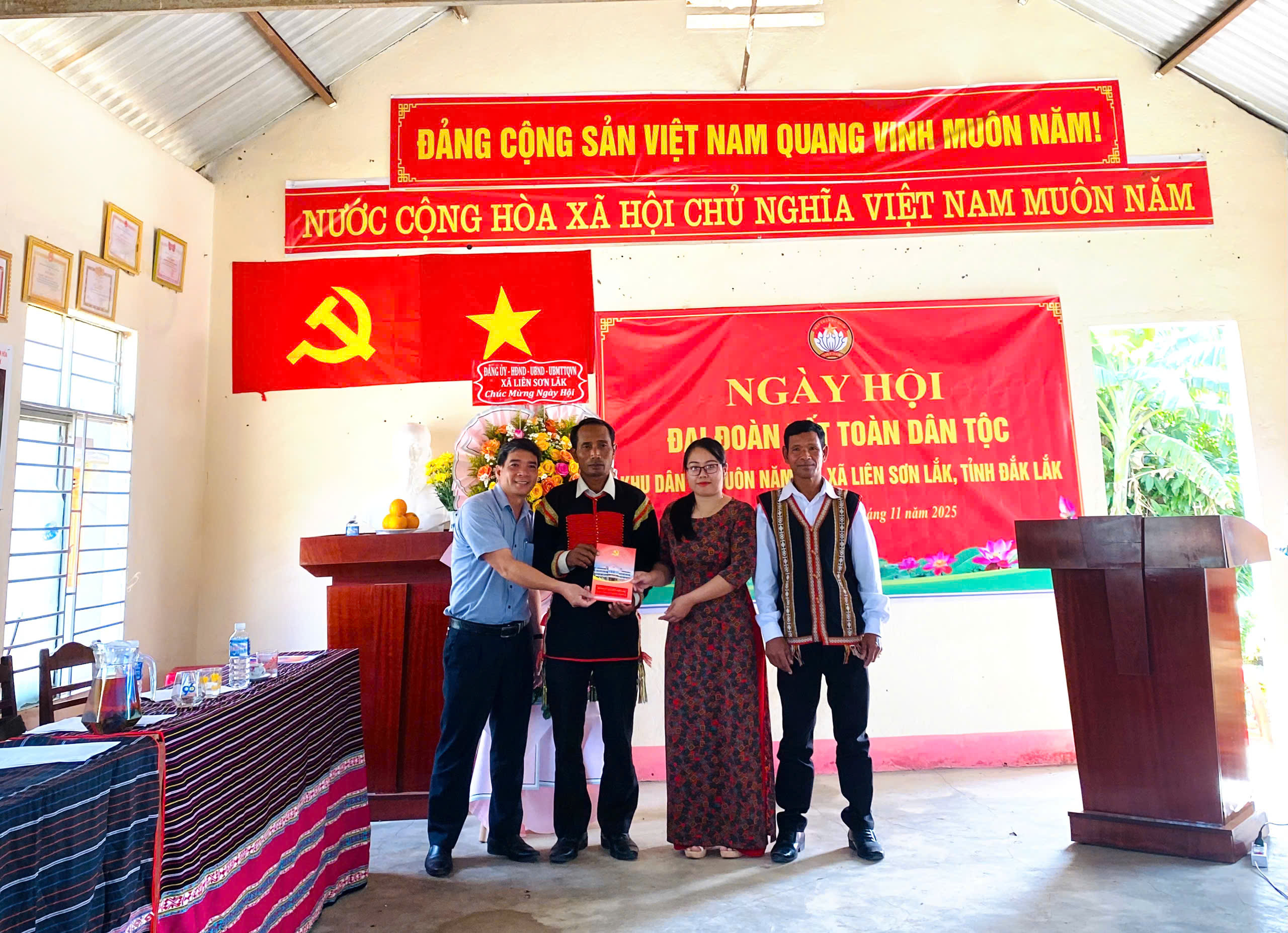 24391456952622138325