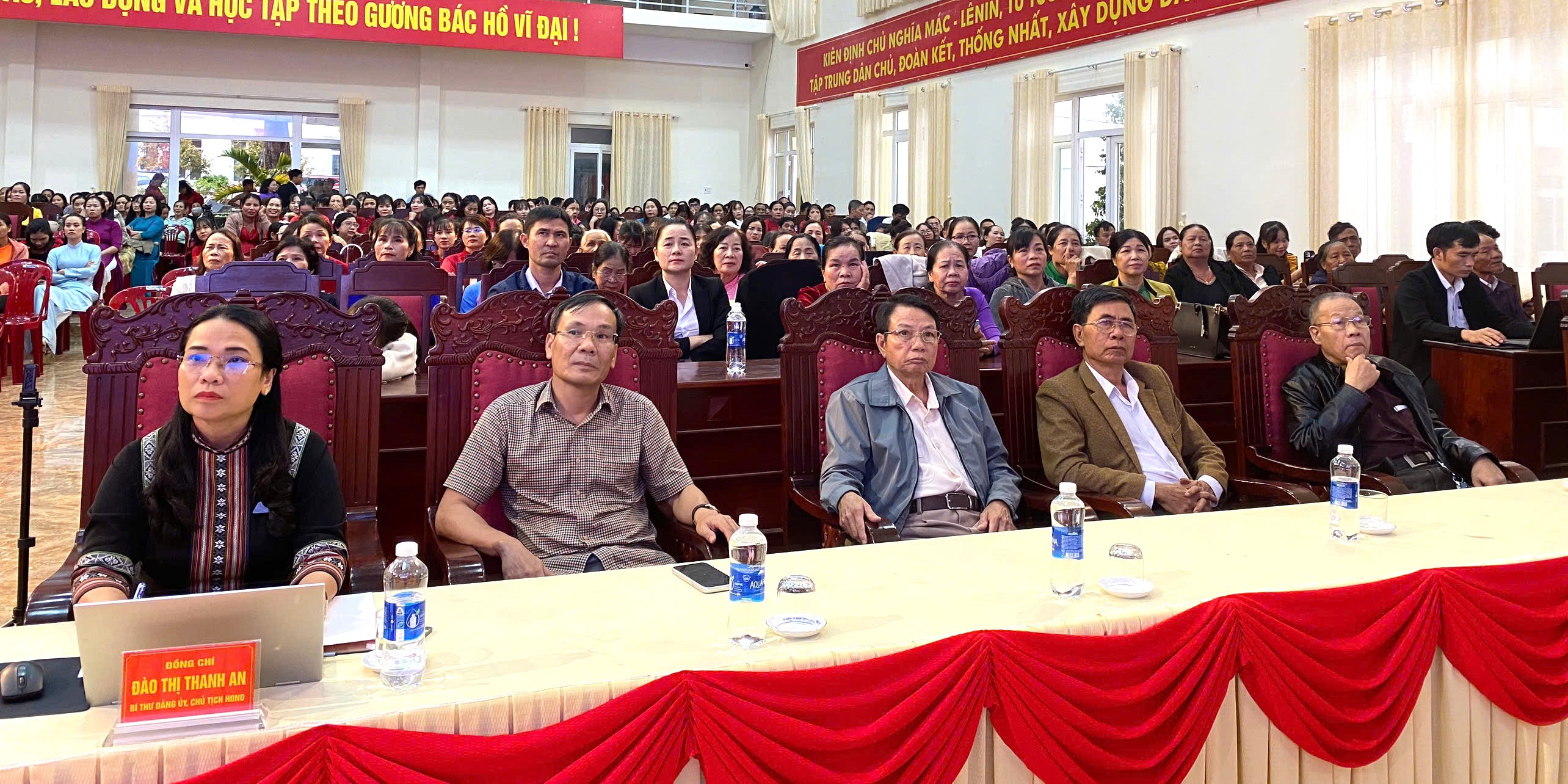 z7241023017342_e4cfe93e6247200946da32ad0da93ef7